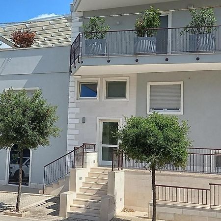 Central Apartment Con Tre Camere Da Letto Locorotondo Dış mekan fotoğraf